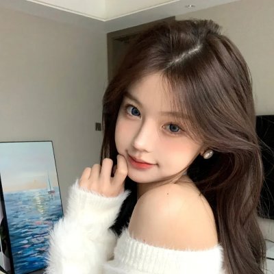 穿条纹衣的男孩